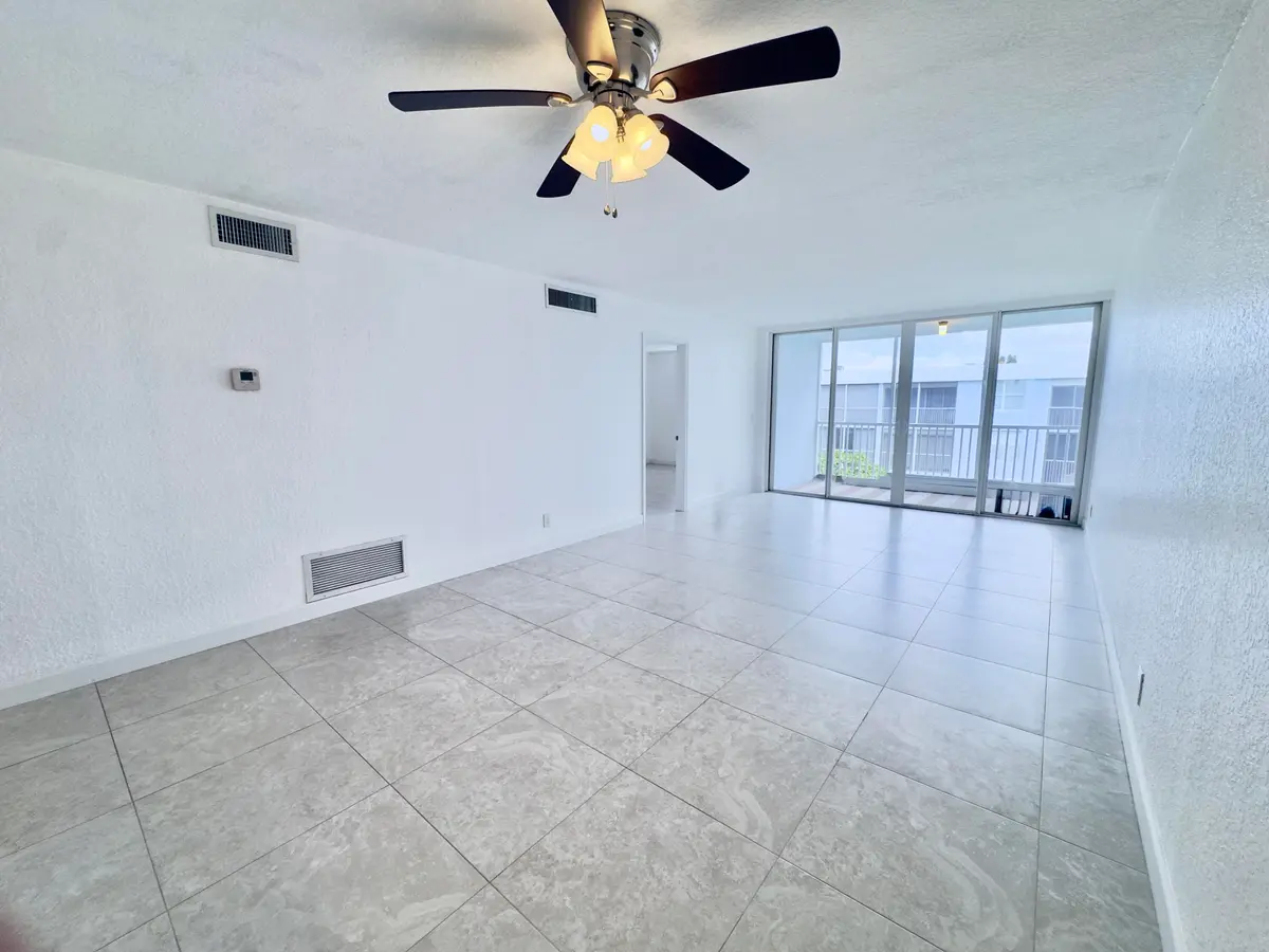 Living/Dining Room at 2016 S Federal Highway 404, Boynton Beach