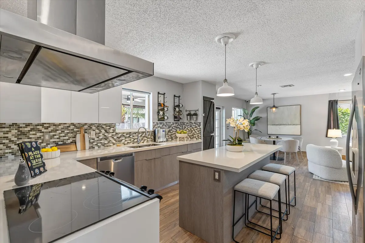 06-19321 NW 10th Street Pembroke Pines, at 19321 NW 10th Street, Pembroke Pines