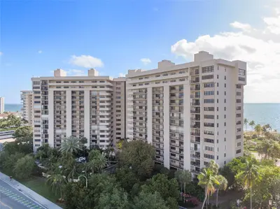 5100 N Ocean Boulevard 1504, Lauderdale-By-The-Sea – Condominium for rent