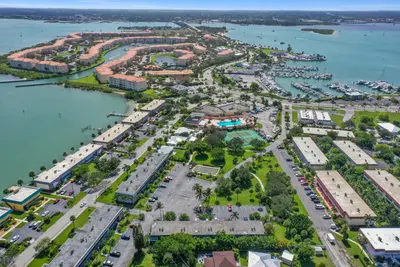 1181 Carlton Court 106, Fort Pierce – Condominium for sale