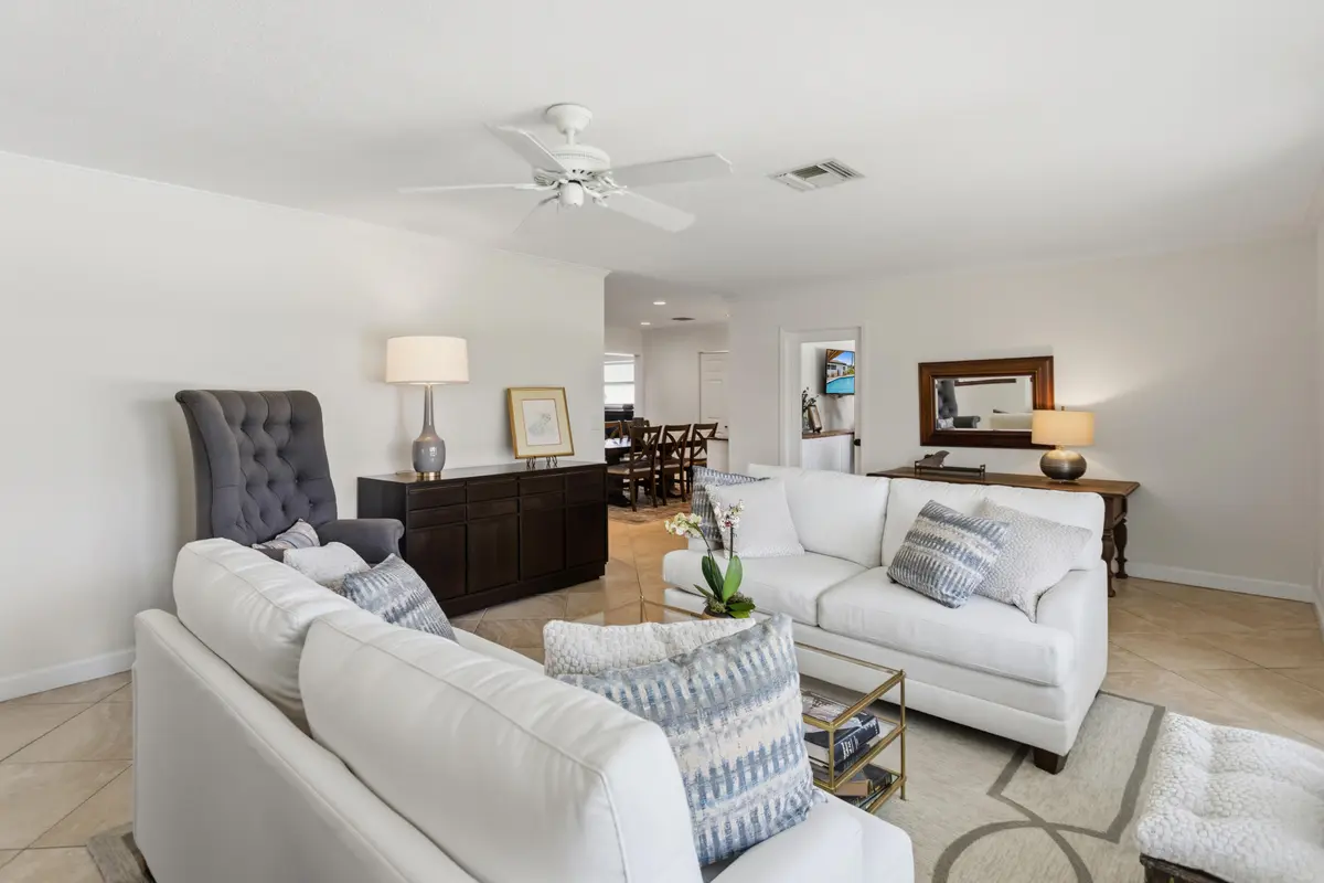 585A2316 at 1420 NE 42nd Court, Oakland Park