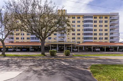 2500 NE 48th Lane 609, Fort Lauderdale – Condominium for rent
