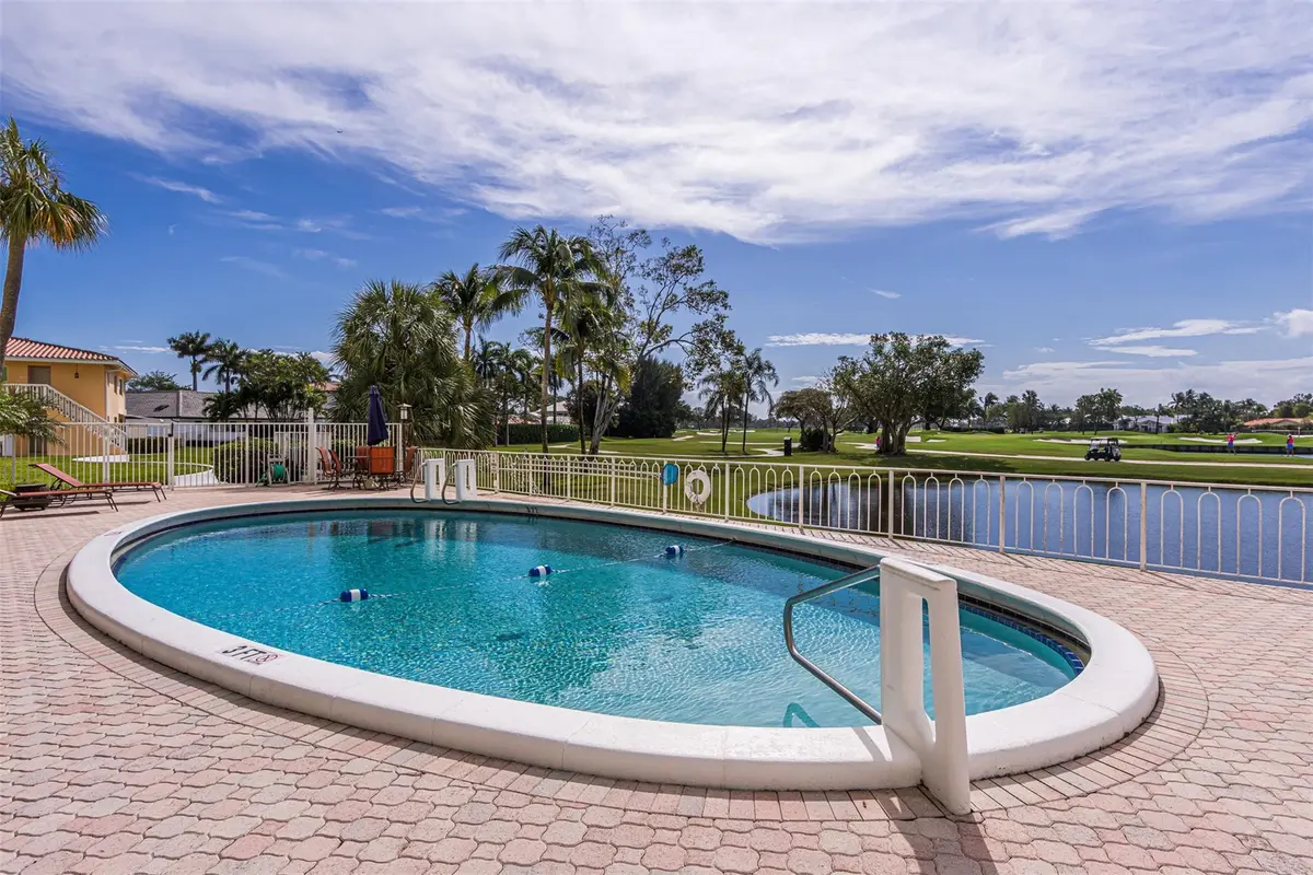 Photo 5 at 2500 NE 48th Lane 609, Fort Lauderdale
