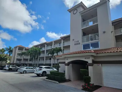 6065 Pointe Regal Circle 105, Delray Beach – sold