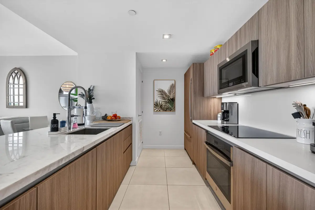4-web-or-mls-8I8A3744 at 401 N Birch Road 714, Fort Lauderdale