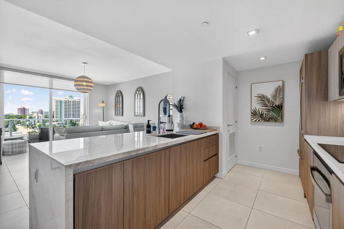 6-web-or-mls-8I8A3755 at 401 N Birch Road 714, Fort Lauderdale