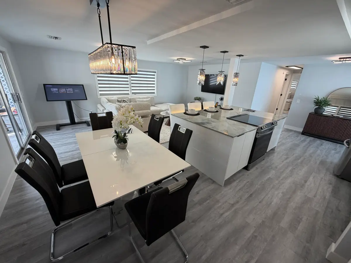 dining area at 6600 NW 29th Court, Margate