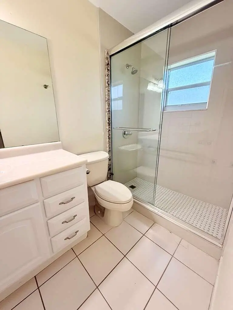 Master bath at 1918 Palmland Drive 2, Boynton Beach