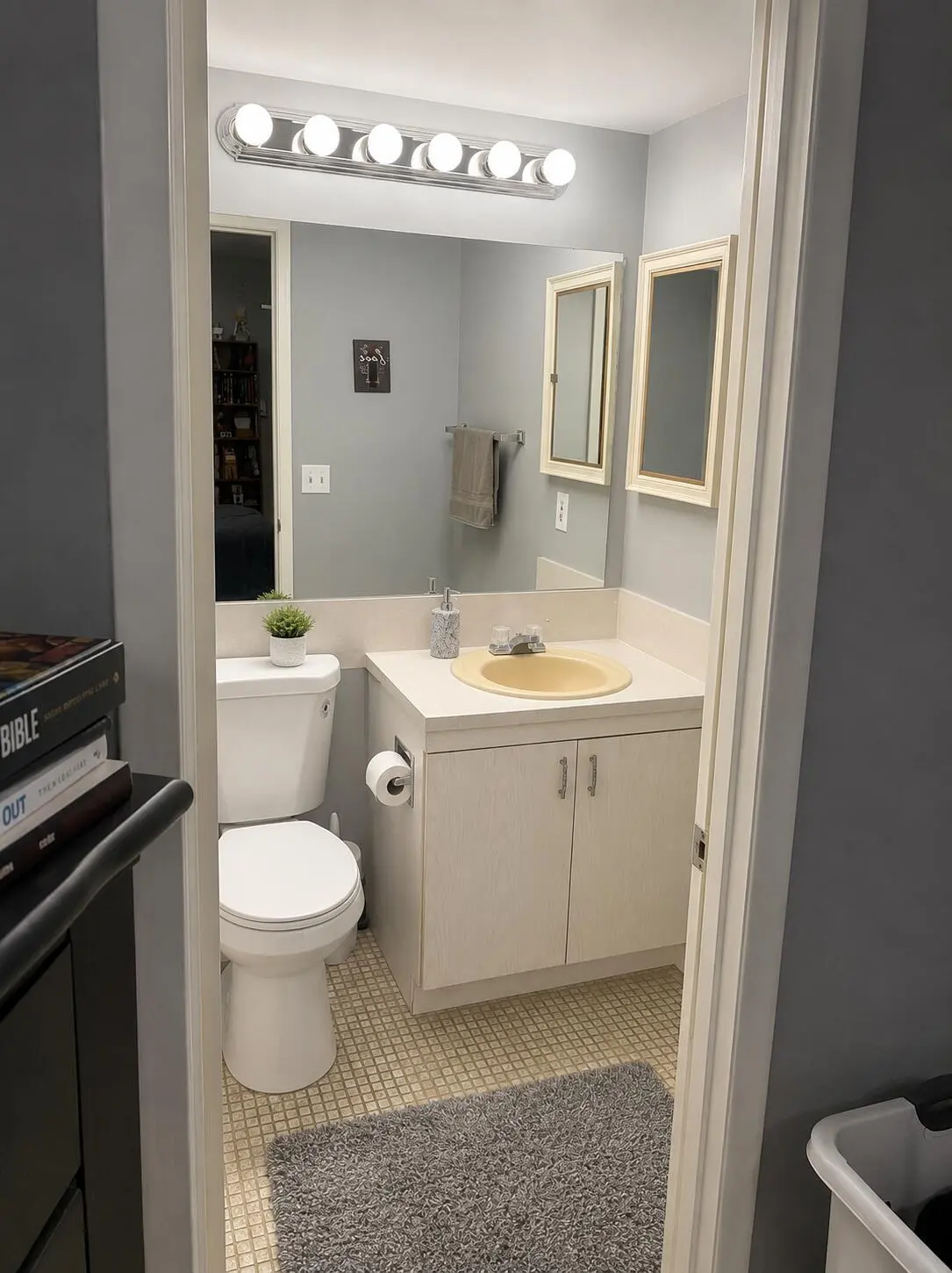 98157834-0EA8-433C-8AB0-5D8D84FE7070 at 2013 Lincoln A, Boca Raton
