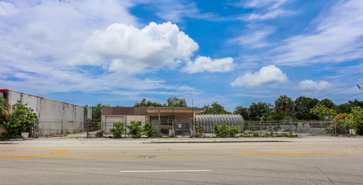 3X5A5369 at 1620 S Dixie Highway, Pompano Beach