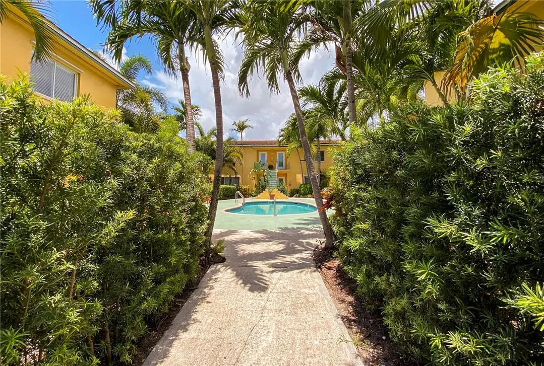 Photo 1 at 727 NE 16th Avenue 727a, Fort Lauderdale