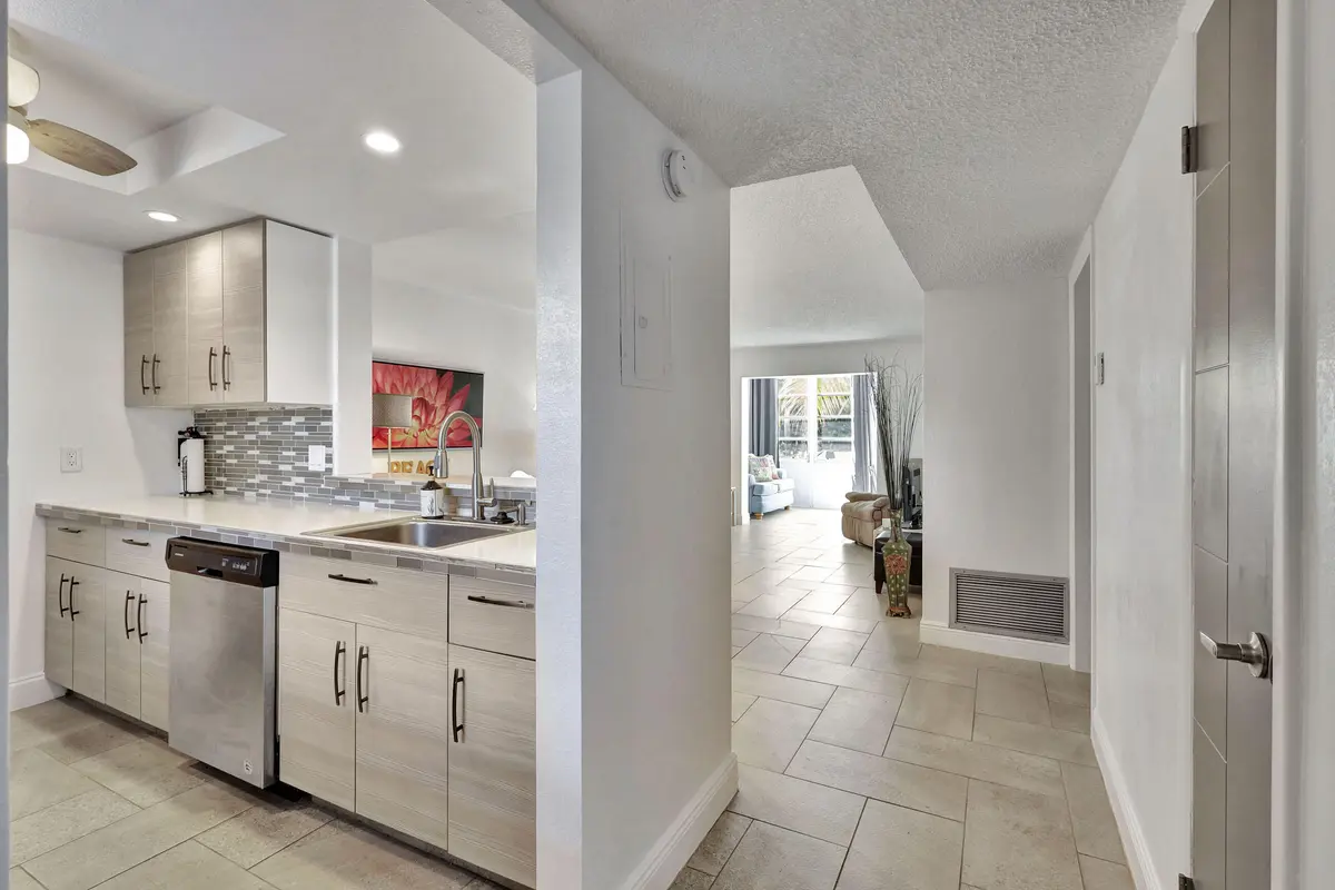 Entrance at 330 NE 26th Avenue 1080, Boynton Beach