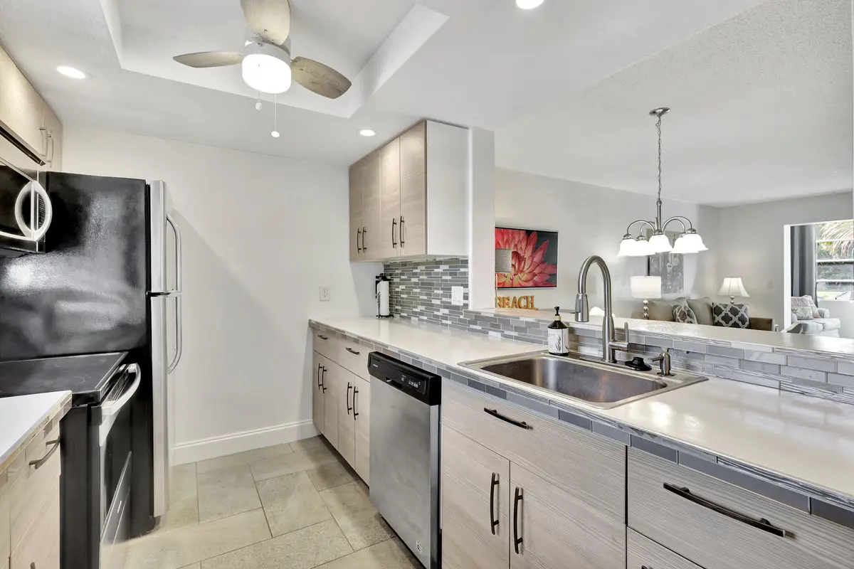 Kitchen 3 at 330 NE 26th Avenue 1080, Boynton Beach