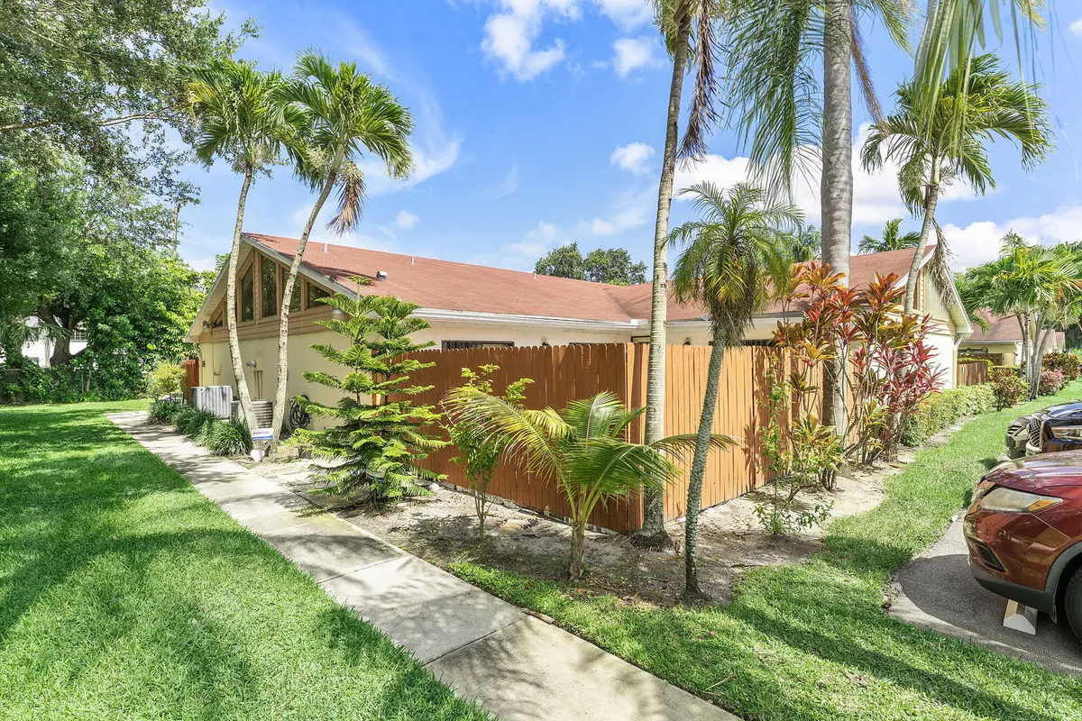 4353 Woodstock Dr APT A at 4353 Woodstock Drive A, West Palm Beach