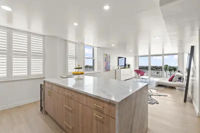 1801 S Flagler Drive 1211, West Palm Beach – sold