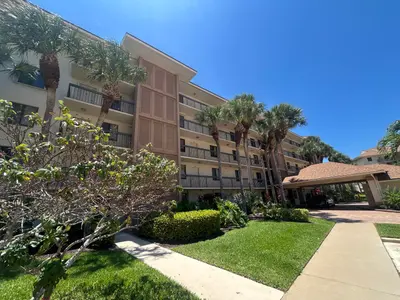 1901 Marina Isle Way 302, Jupiter – Condominium for sale