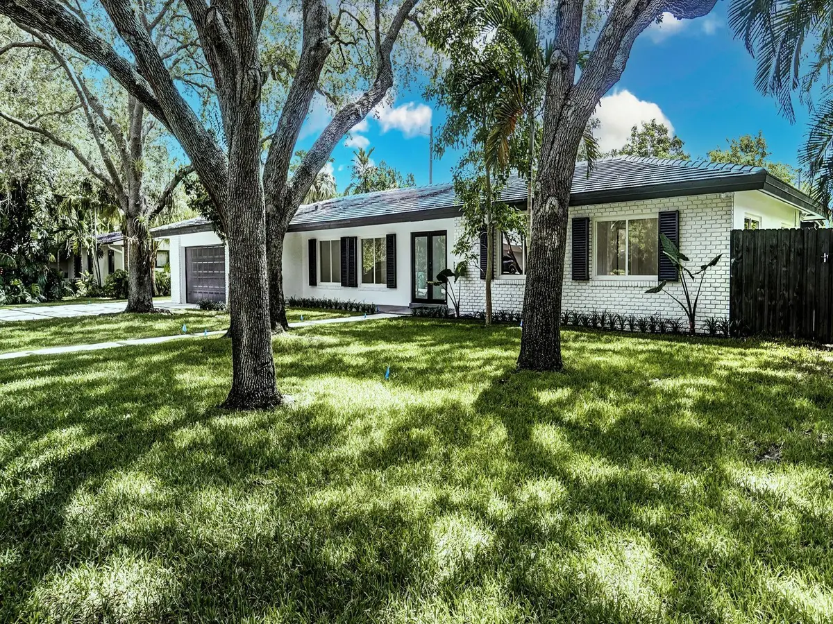 003-001-02-1600x1200 at 12305 SW 73rd Avenue, Pinecrest