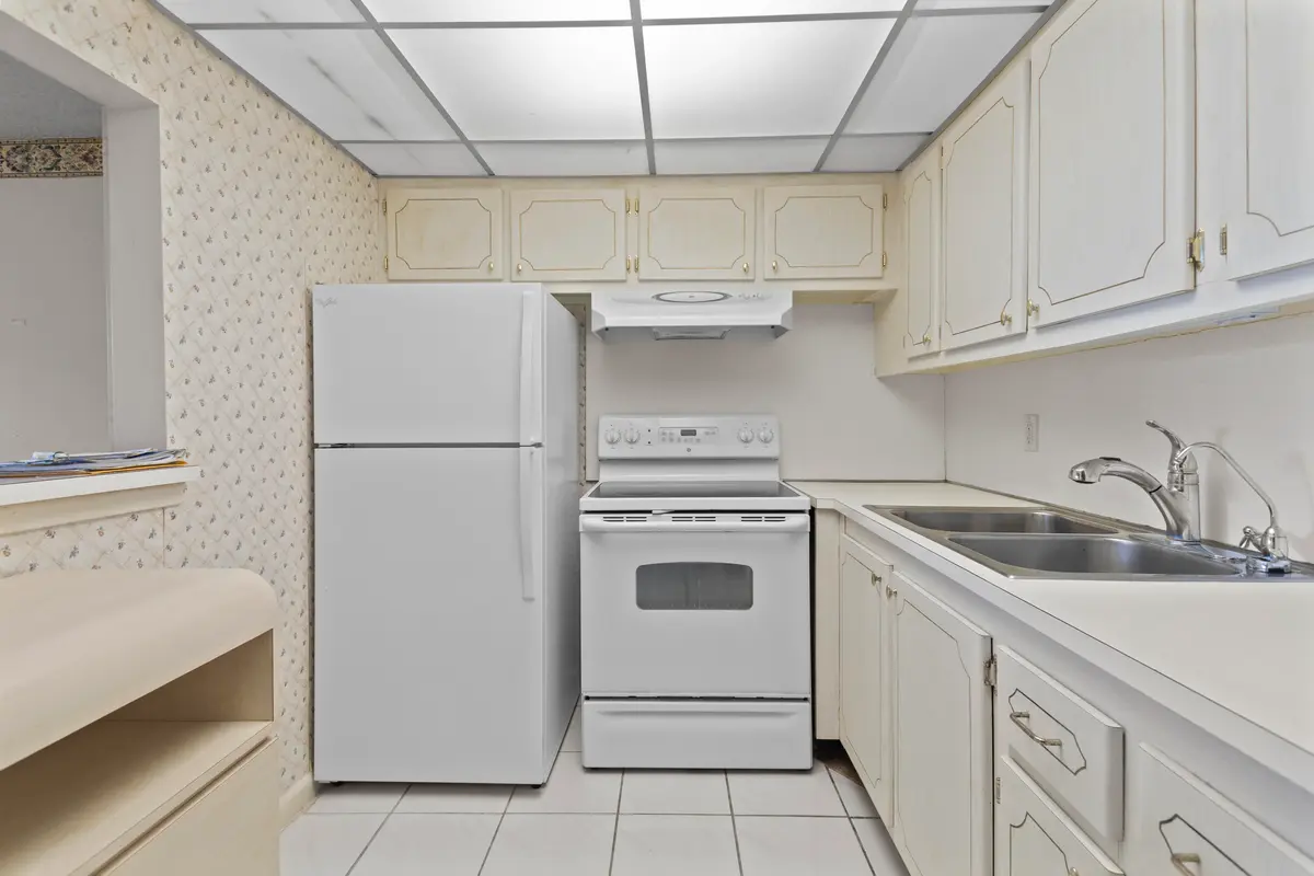 0G1A8039_1 at 270 Farnham L 270, Deerfield Beach