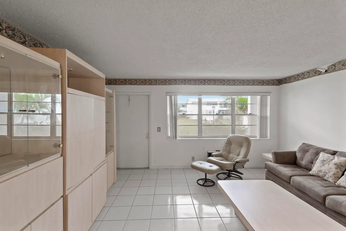 0G1A8071_1 at 270 Farnham L 270, Deerfield Beach