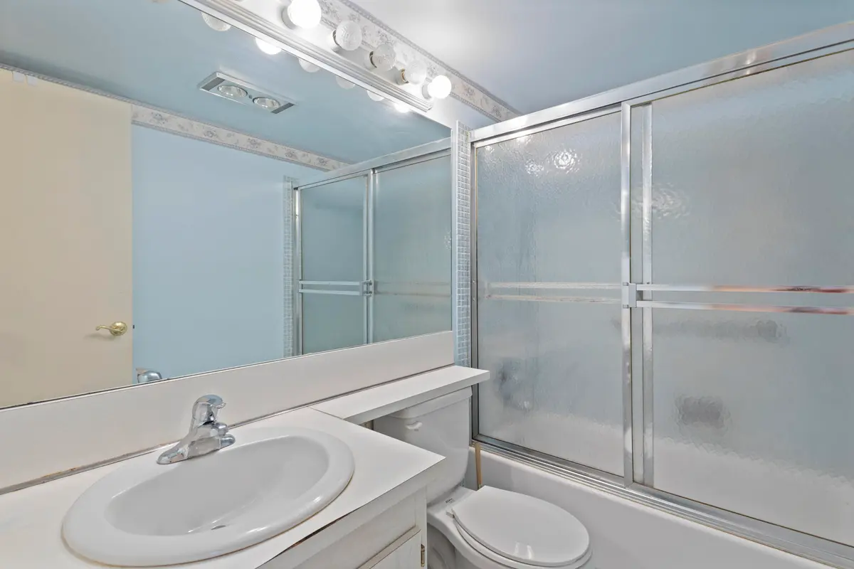 0G1A8030_1 at 270 Farnham L 270, Deerfield Beach