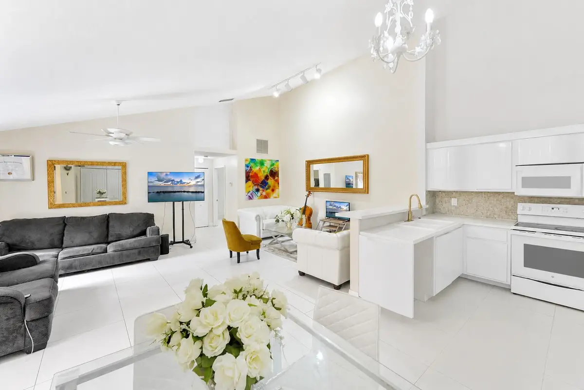1-6-15-26 at 4353 Woodstock Drive A, West Palm Beach