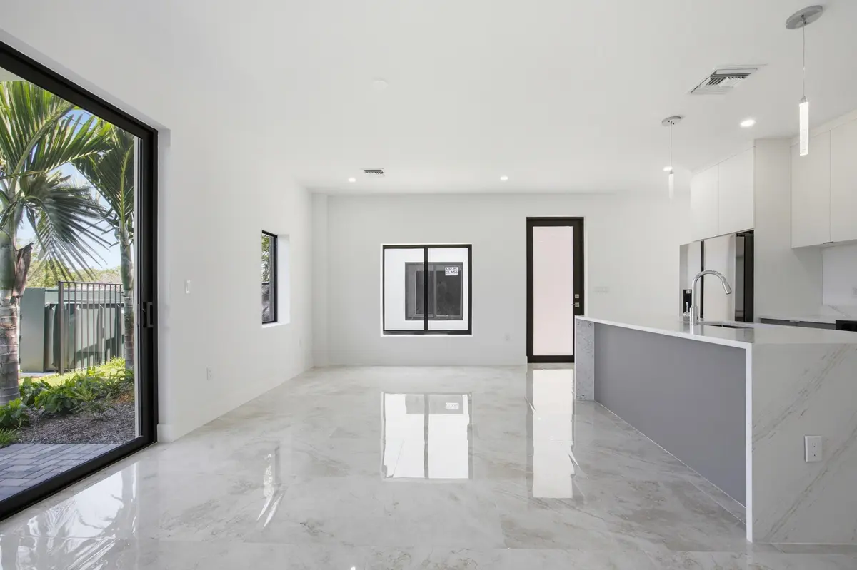 10_living at 1542 NW 1st Avenue, Pompano Beach