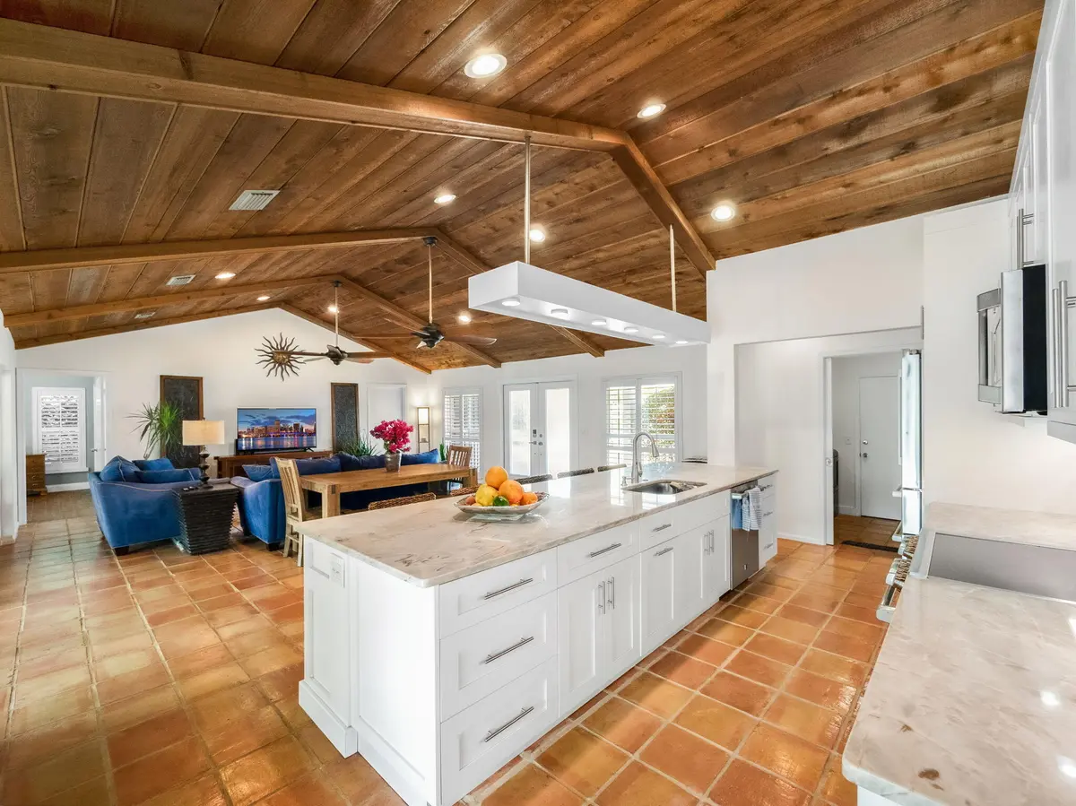 4-web-or-mls-010 at 52 Birch Place, Tequesta