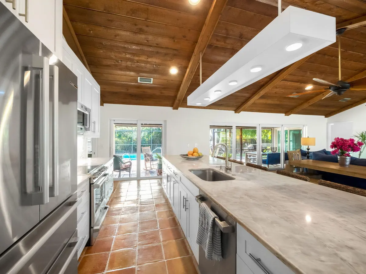 6-web-or-mls-028 at 52 Birch Place, Tequesta