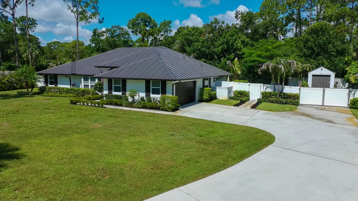 Front Yard at 17767 Mellen Lane, Jupiter