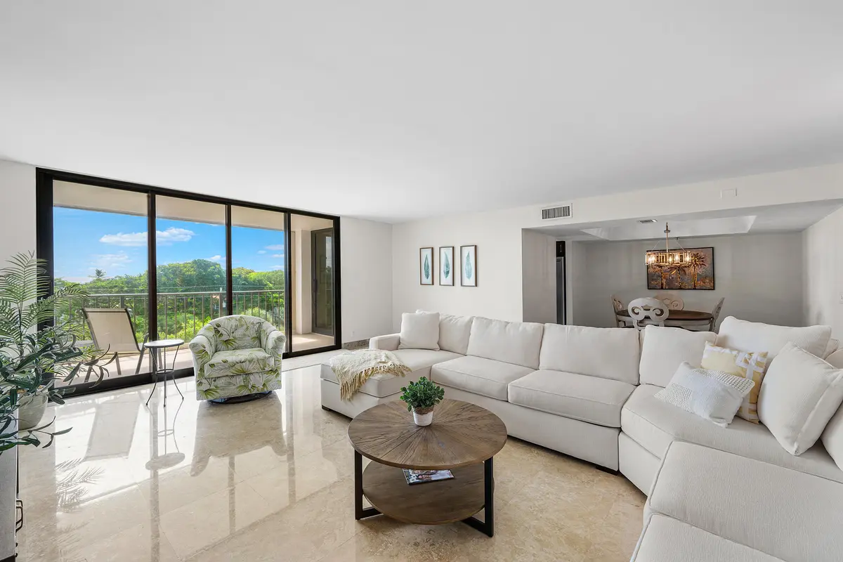 bright living spaces at 4600 S Ocean Boulevard 602, Highland Beach