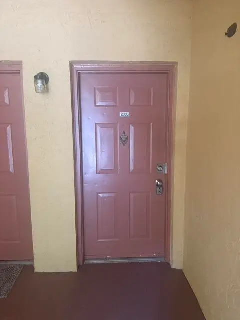 Photo 2 at 2647 NW 33rd Street 2305, Oakland Park