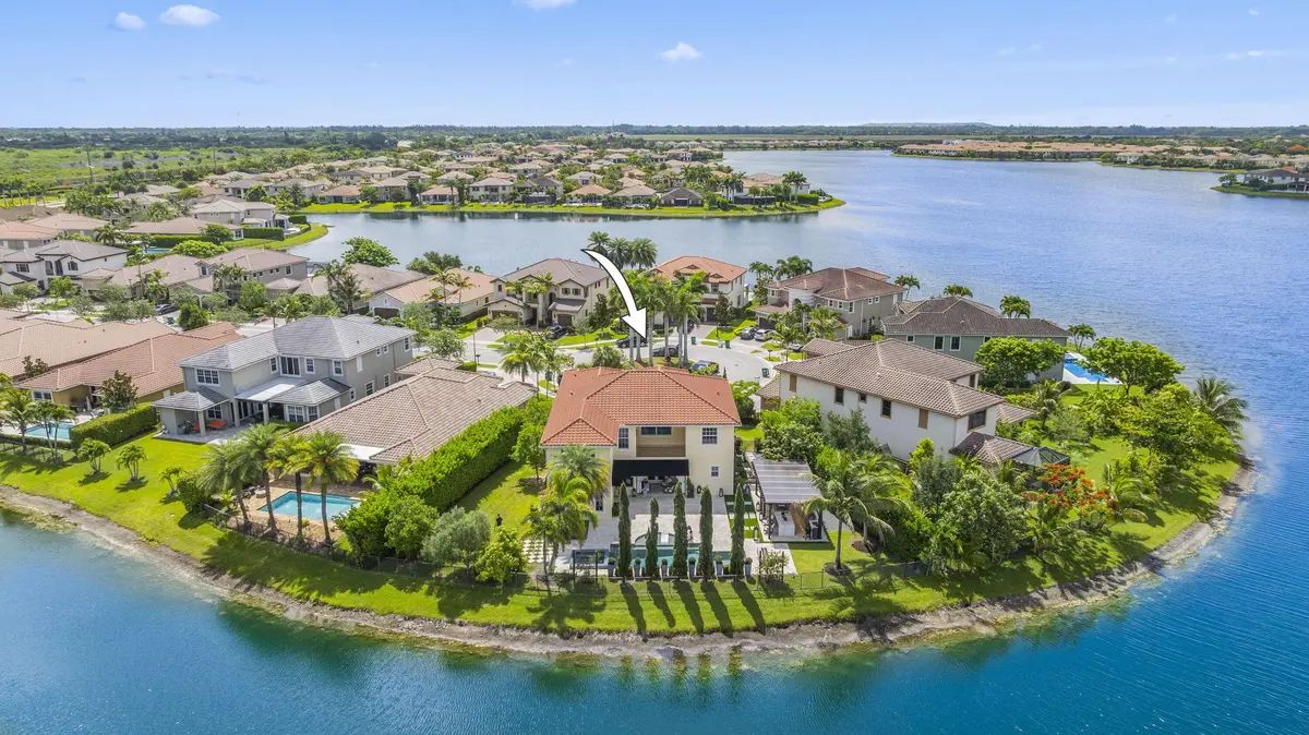 8861 Edgewater Bend - 14.jpg-vsuniqueid- at 8861 Edgewater Place, Parkland