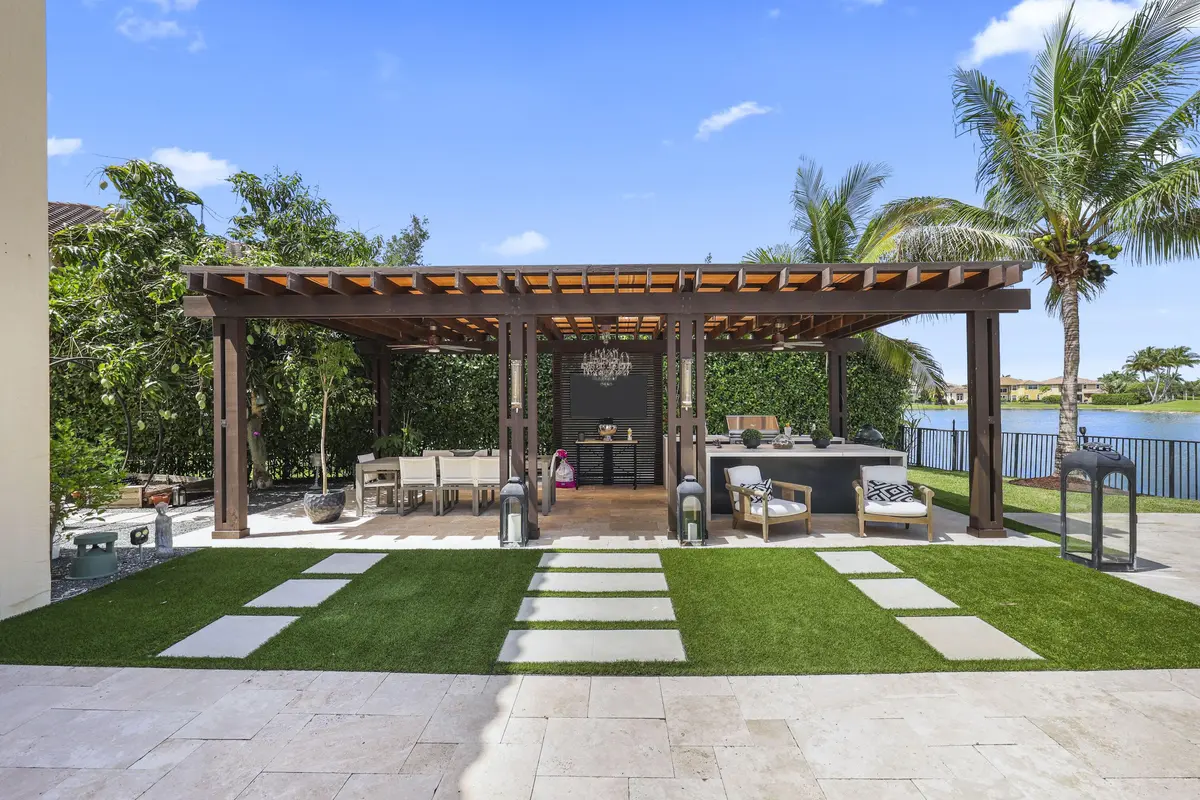 8861 Edgewater Bend - 40.jpg-vsuniqueid- at 8861 Edgewater Place, Parkland