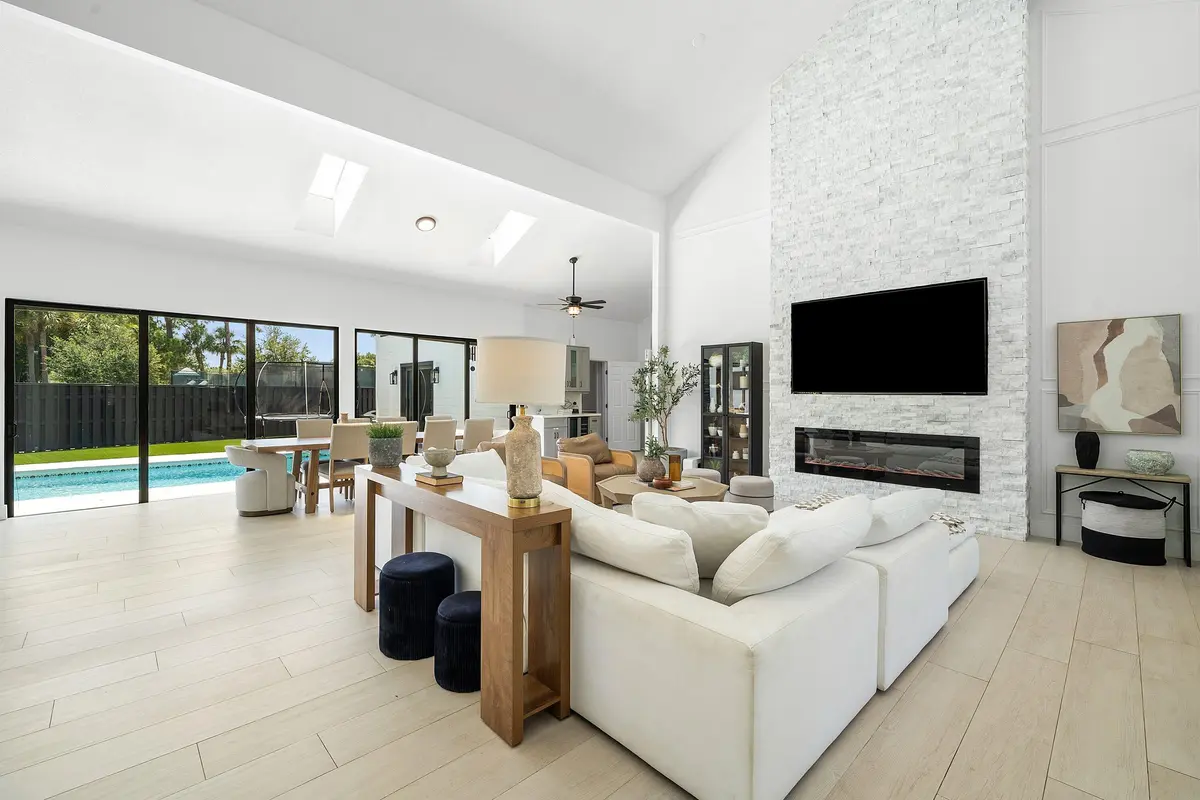 Open Family Room at 2707 Biarritz Drive, Palm Beach Gardens