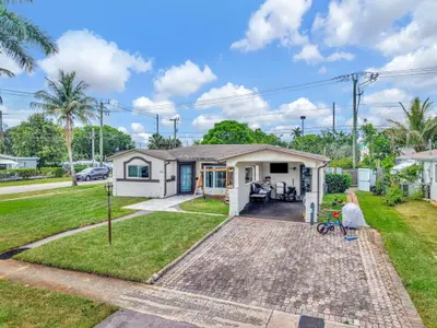 3300 NW 32nd Street, Lauderdale Lakes – Single Family Residence for sale