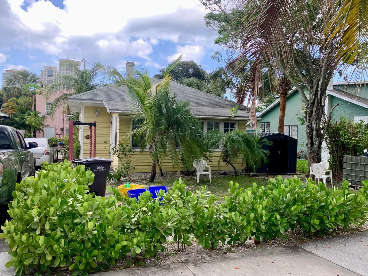 Front House at 1310 Florida Avenue, West Palm Beach