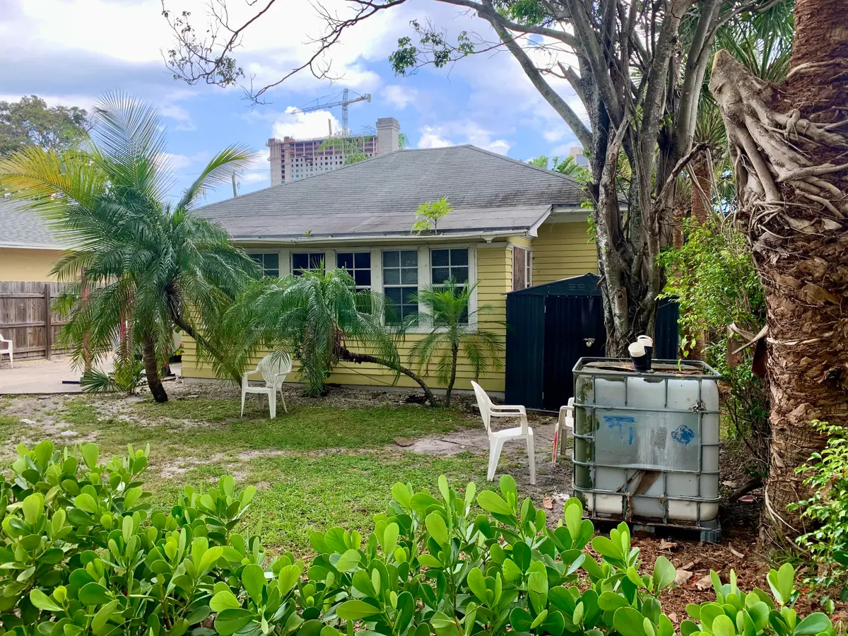 Front House at 1310 Florida Avenue, West Palm Beach