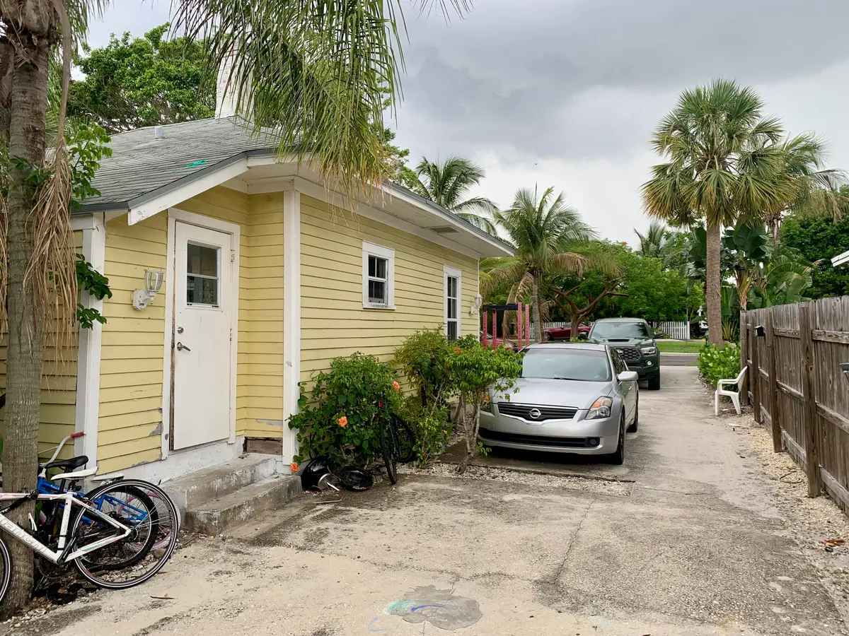 Front House / Driveway at 1310 Florida Avenue, West Palm Beach