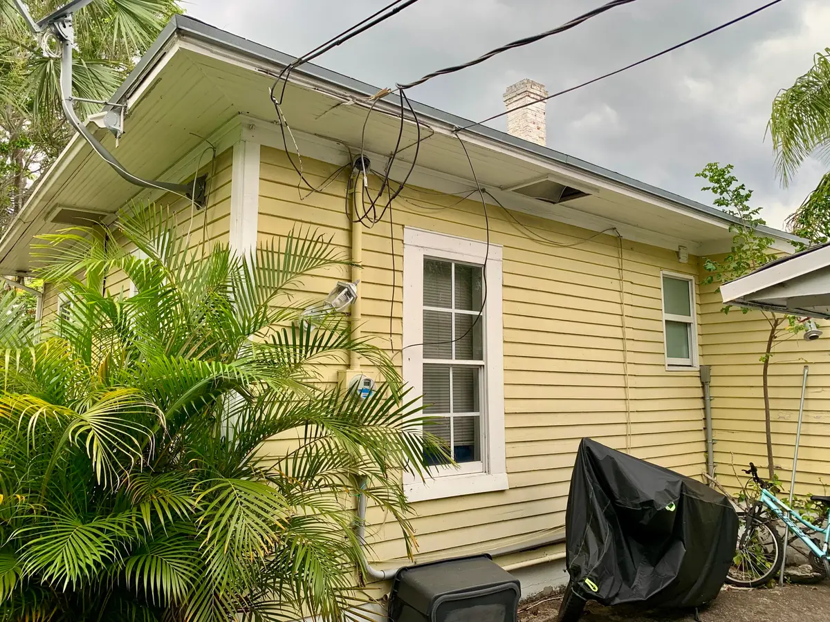 Side of Front House at 1310 Florida Avenue, West Palm Beach
