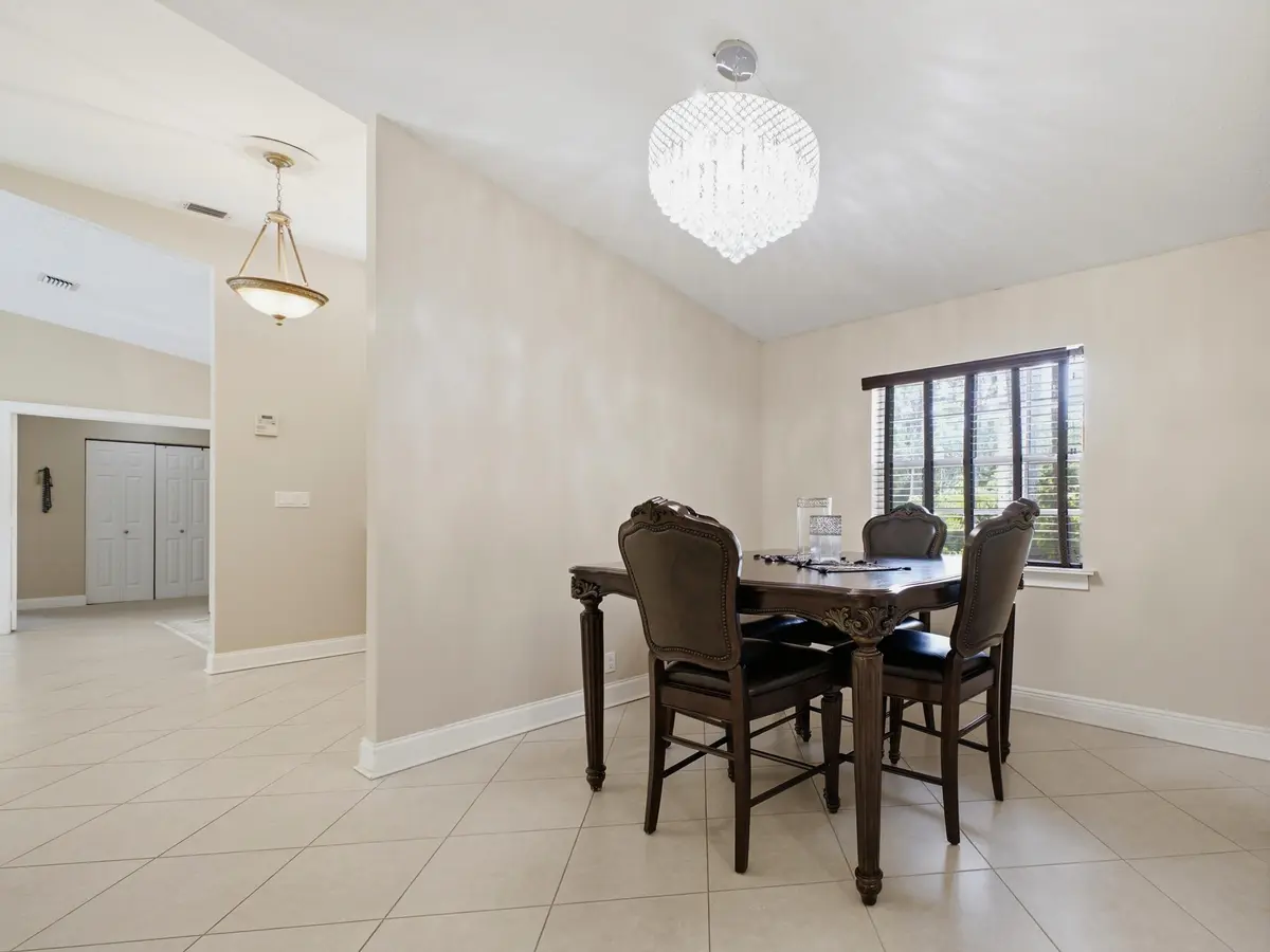 Dining at 12364 82nd Street, West Palm Beach