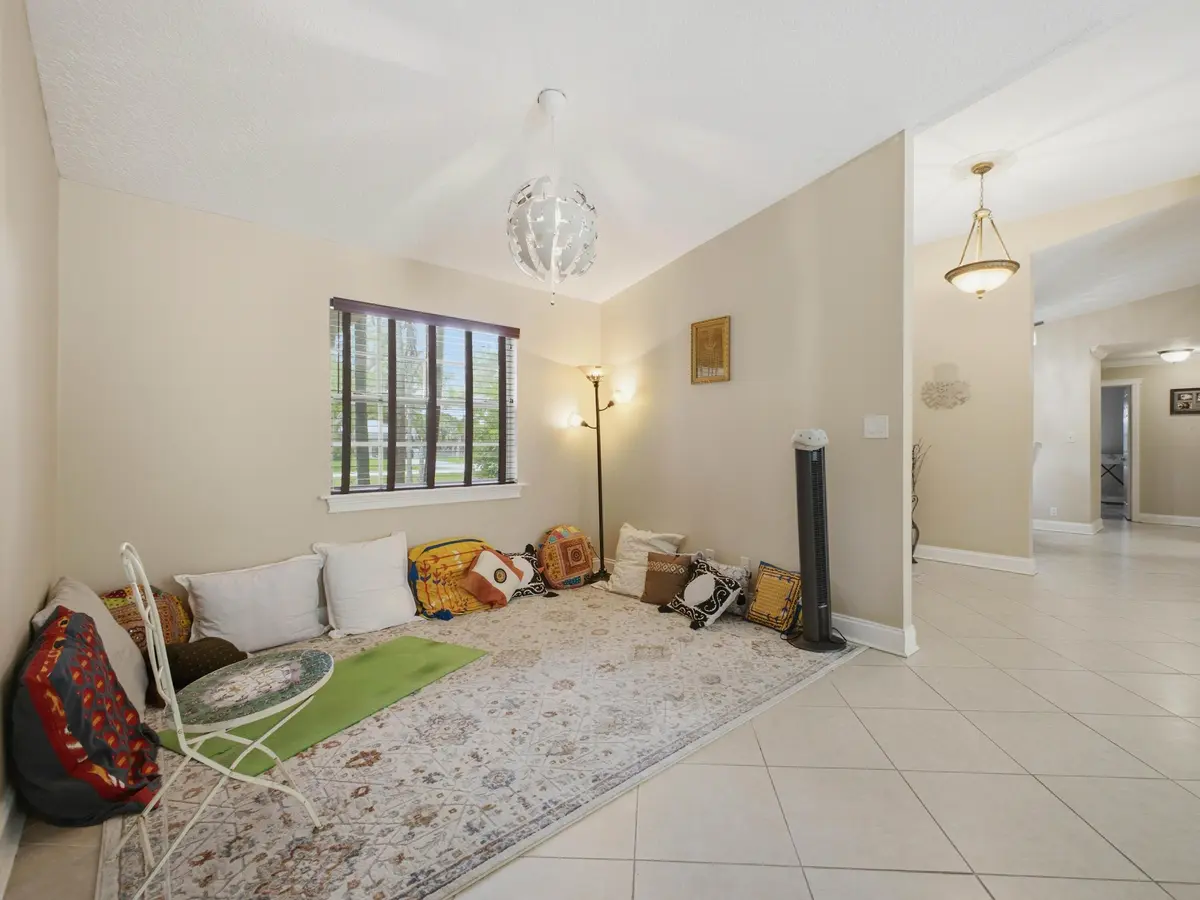 Sitting at 12364 82nd Street, West Palm Beach