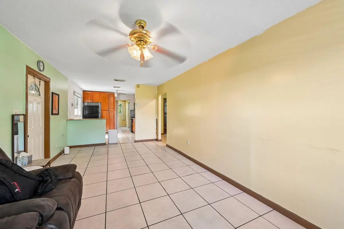 8-web-or-mls-Avenue S-S1206-008 at 3400 Avenue, Fort Pierce