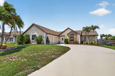437 SE Nome Drive, Port St. Lucie – sold