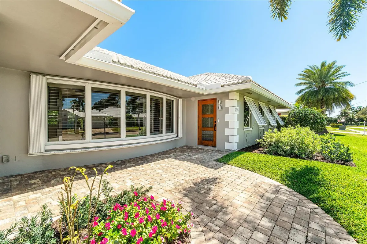 Photo 7 at 976 SW Mulberry Way, Boca Raton