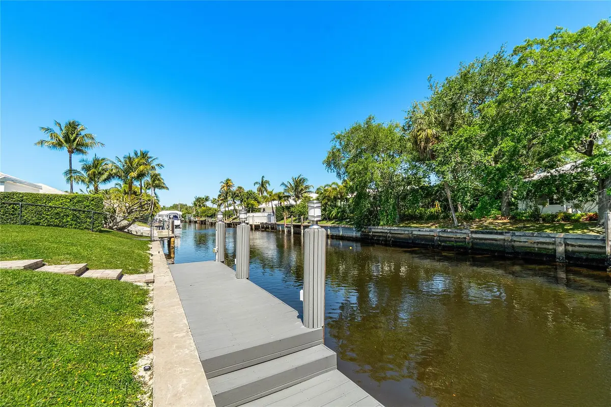 Photo 8 at 976 SW Mulberry Way, Boca Raton