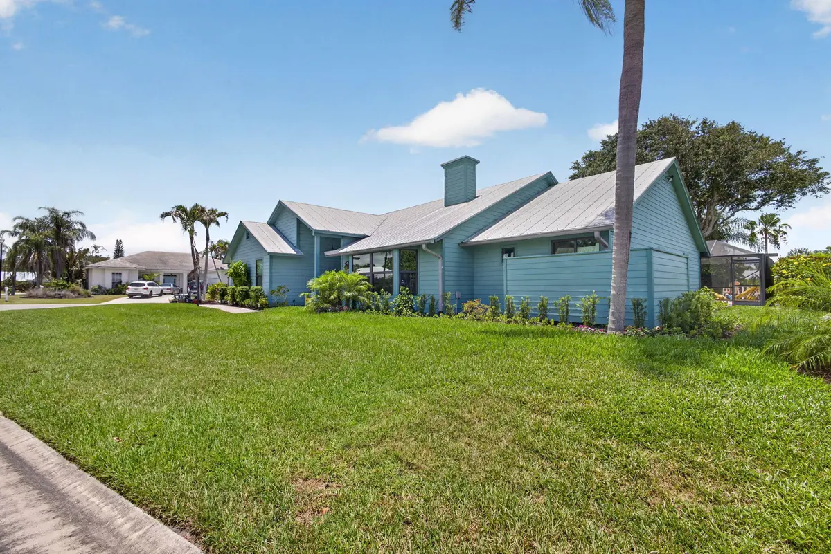 71-web-or-mls-5D1A0027 at 10705 SE Seabreeze Court, Hobe Sound