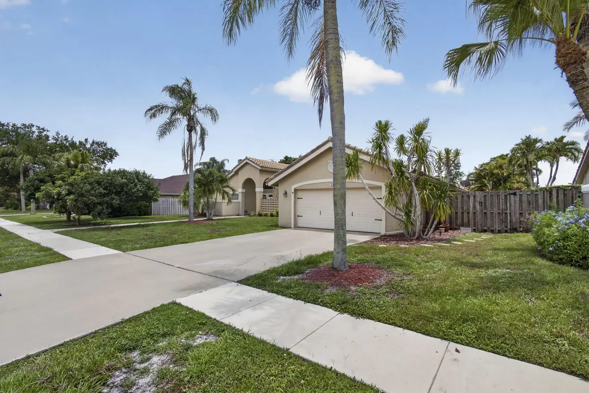 7-web-or-mls-BS1A2122 at 2171 Amesbury Circle, Wellington