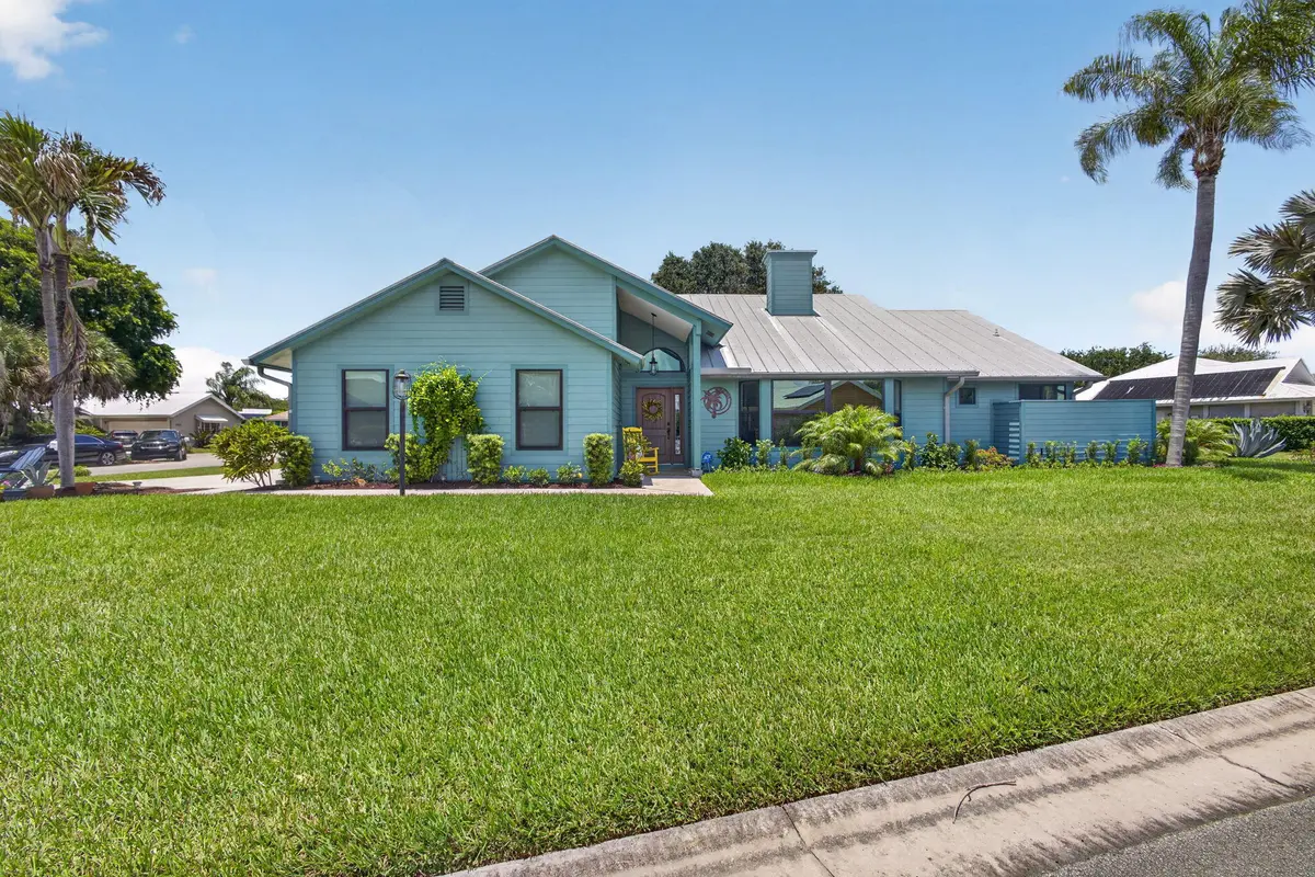 73-web-or-mls-5D1A0040 at 10705 SE Seabreeze Court, Hobe Sound