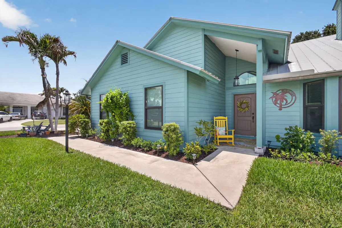 80-web-or-mls-5D1A0072 at 10705 SE Seabreeze Court, Hobe Sound