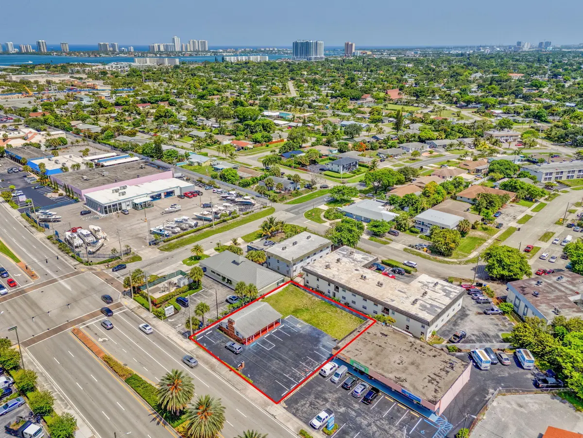 54-web-or-mls-DJI_20250606150137_0455_DJ at 610 Northlake Boulevard, Lake Park
